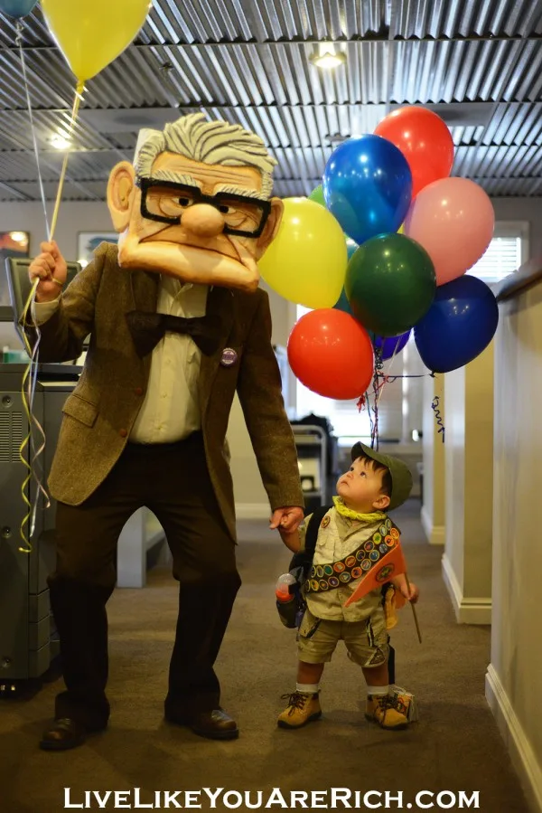 How to Make a Russell Costume from the Movie UP