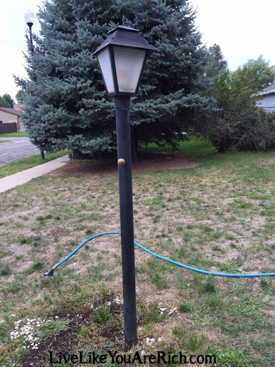 How to Spray Paint a Lamp Post