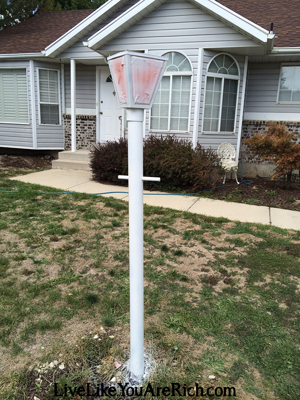 Spray Paint a Light Pole