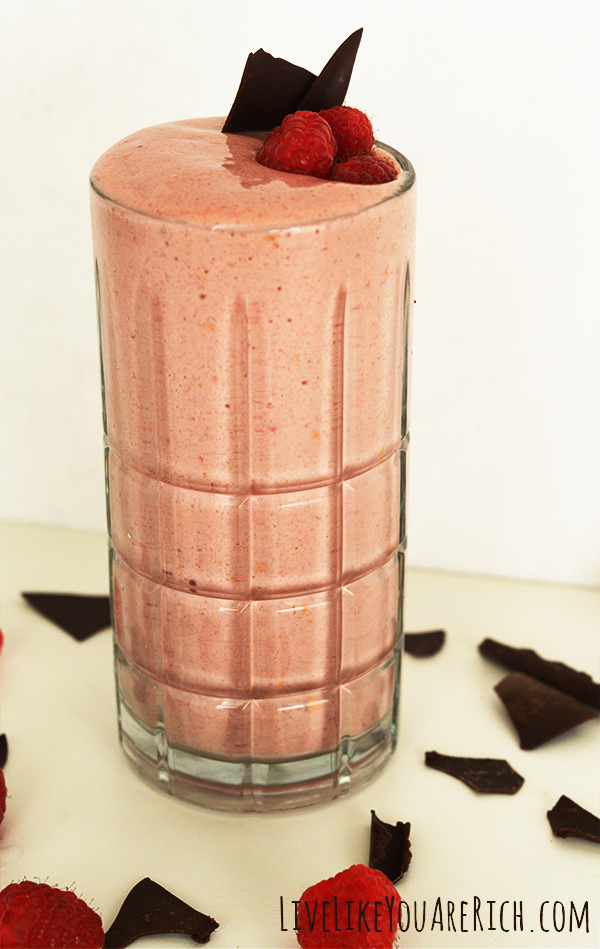 Skinny Chocolate Raspberry Protein Shake- Delicious (only 275 calories!)