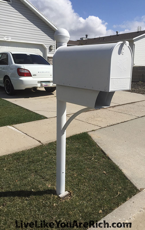 How to Spray Paint a Mailbox