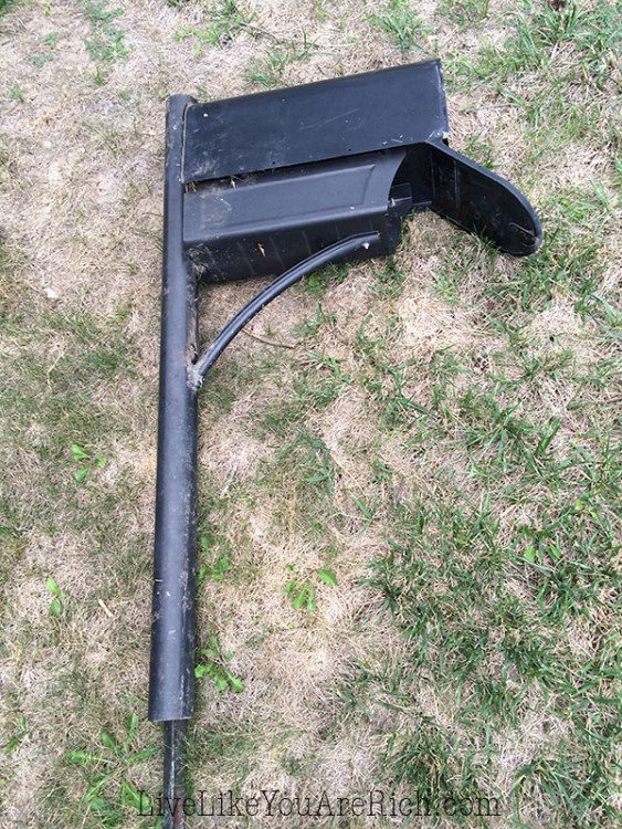 How to Spray Paint a Mailbox