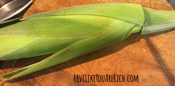 How to Quickly Make Corn on the Cob in just a few minutes without water.