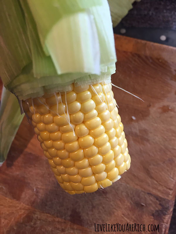 How to Quickly Make Corn on the Cob in just a few minutes without water.