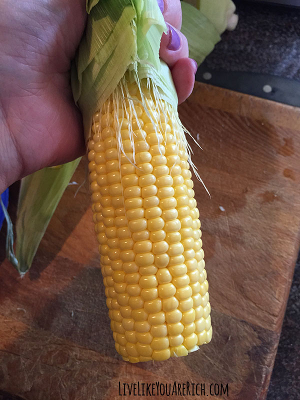 How to Quickly Make Corn on the Cob in just a few minutes without water.