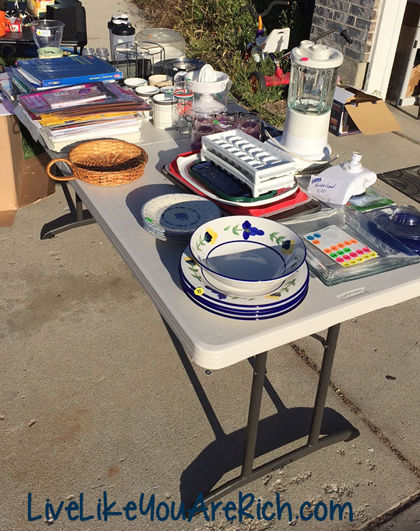 How to Host a Successful Garage/Yard Sale