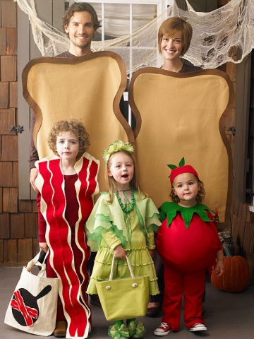 23 Genius Family Costume Themes