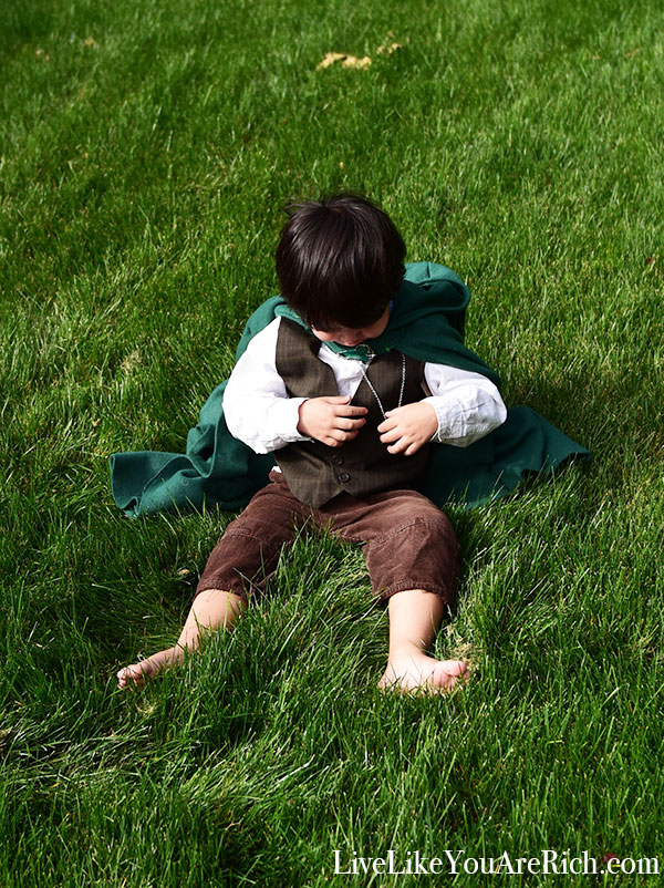 Frodo Halloween Costume for a Toddler