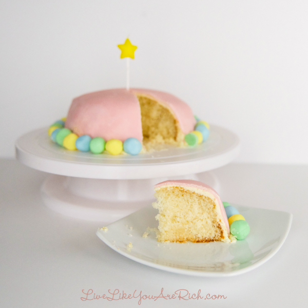 How to Make a Fondant Cake For Beginners