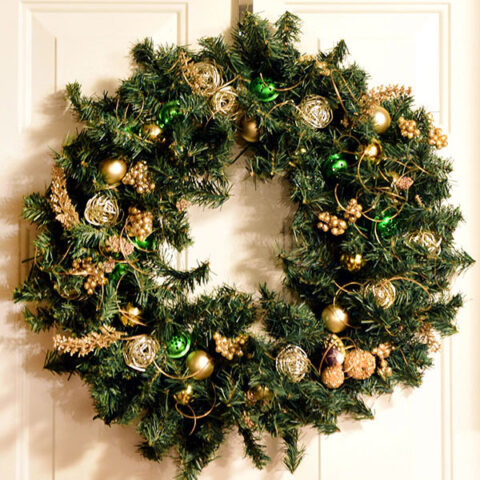 How to Make a Dollar Store Christmas Wreath
