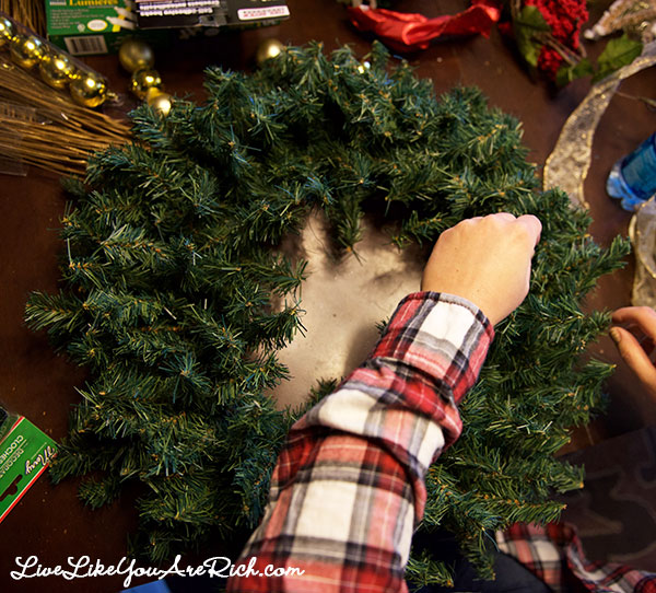 How to Make a Dollar Store Christmas Wreath