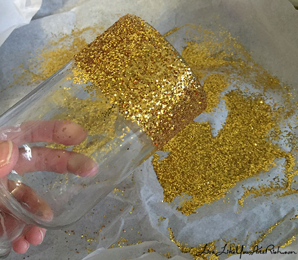 How to Make Glitter Vases