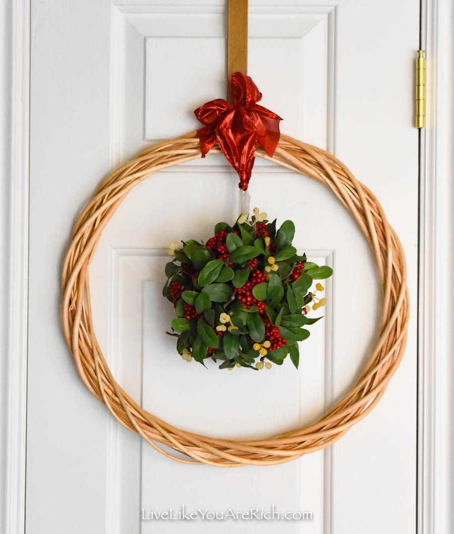 DIY Mistletoe Wreath - Live Like You Are Rich