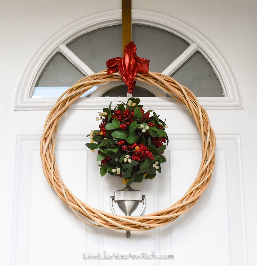 DIY Mistletoe Wreath