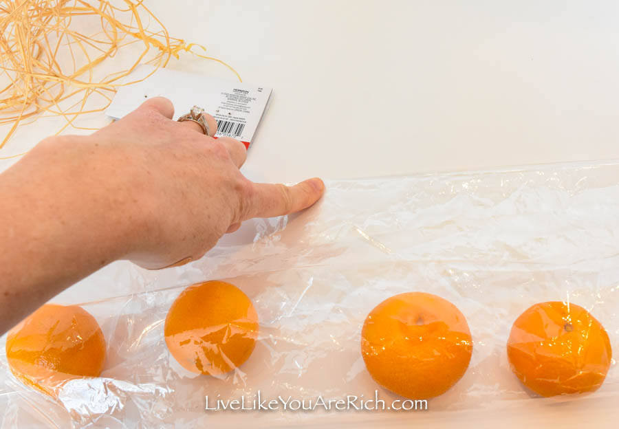 How to Make a Tangerine Wreath