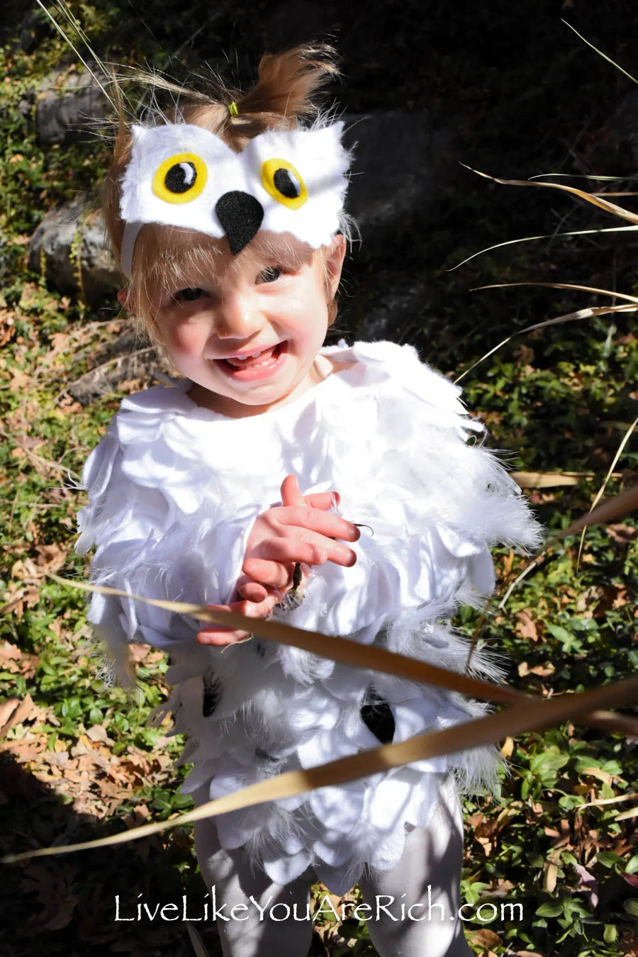 Easy Hedwig no sew baby costume.