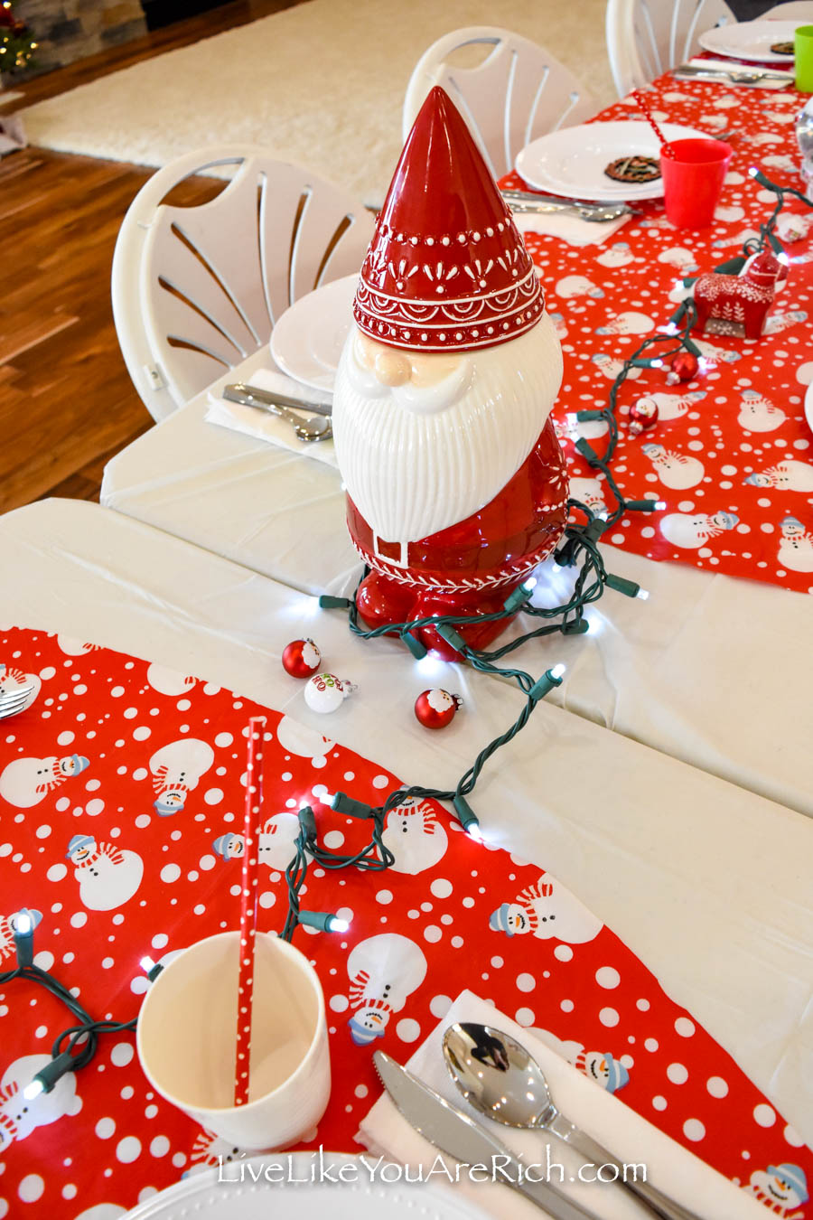 Christmas Tablescape for Kids - Live Like You Are Rich