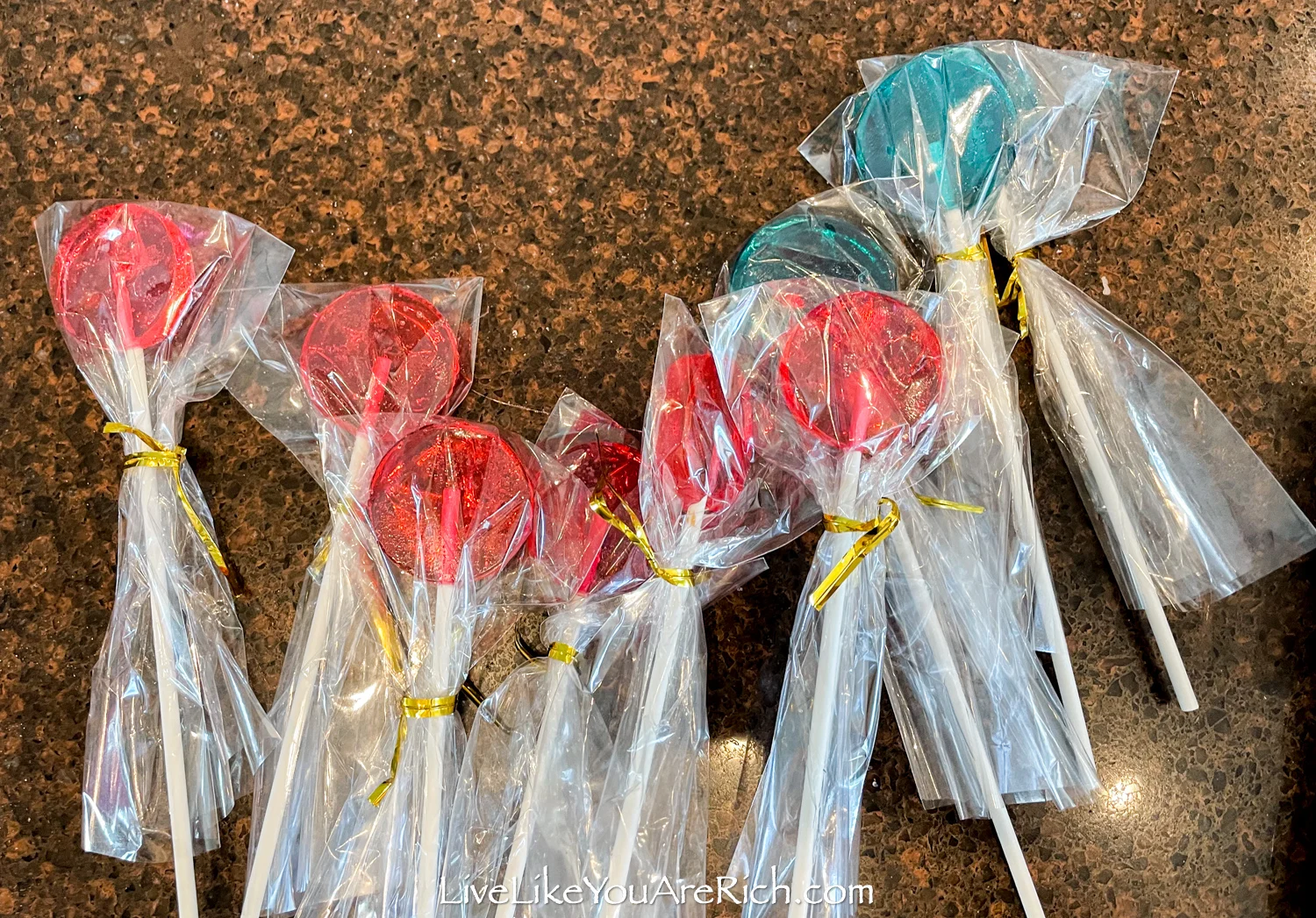 Nicely wrap homemade lollipops 
