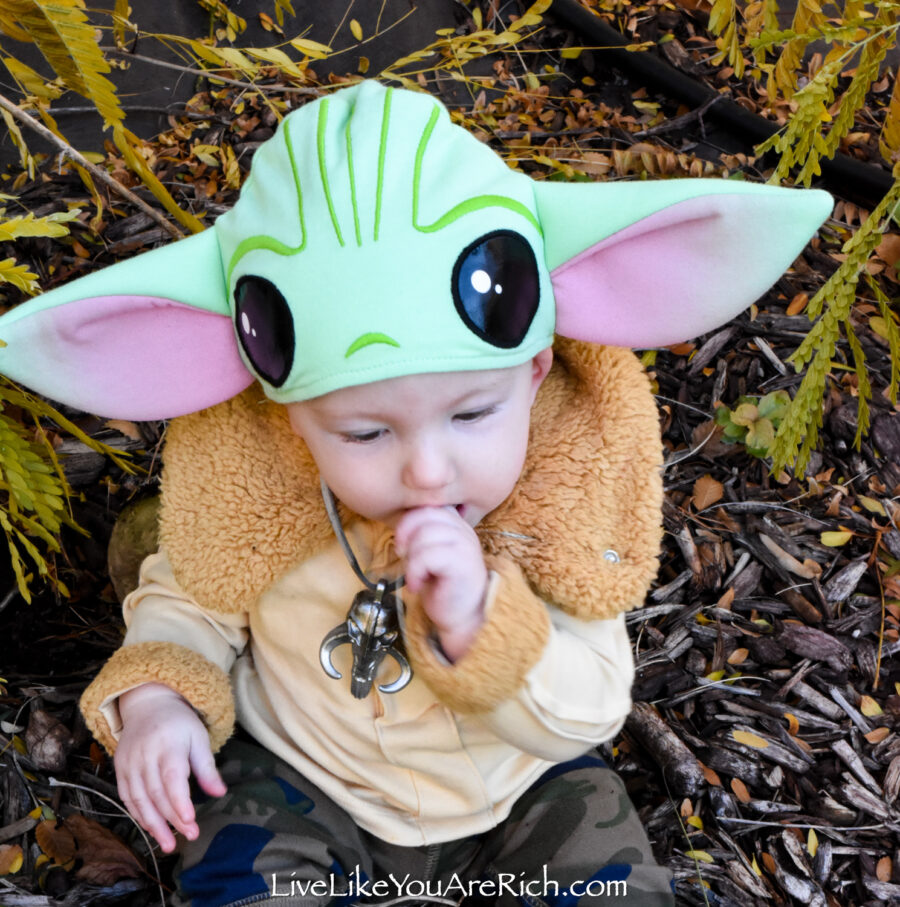 Grogu, BB8, Rey, and Mandalorian Costumes Halloween 2021 - Live Like ...