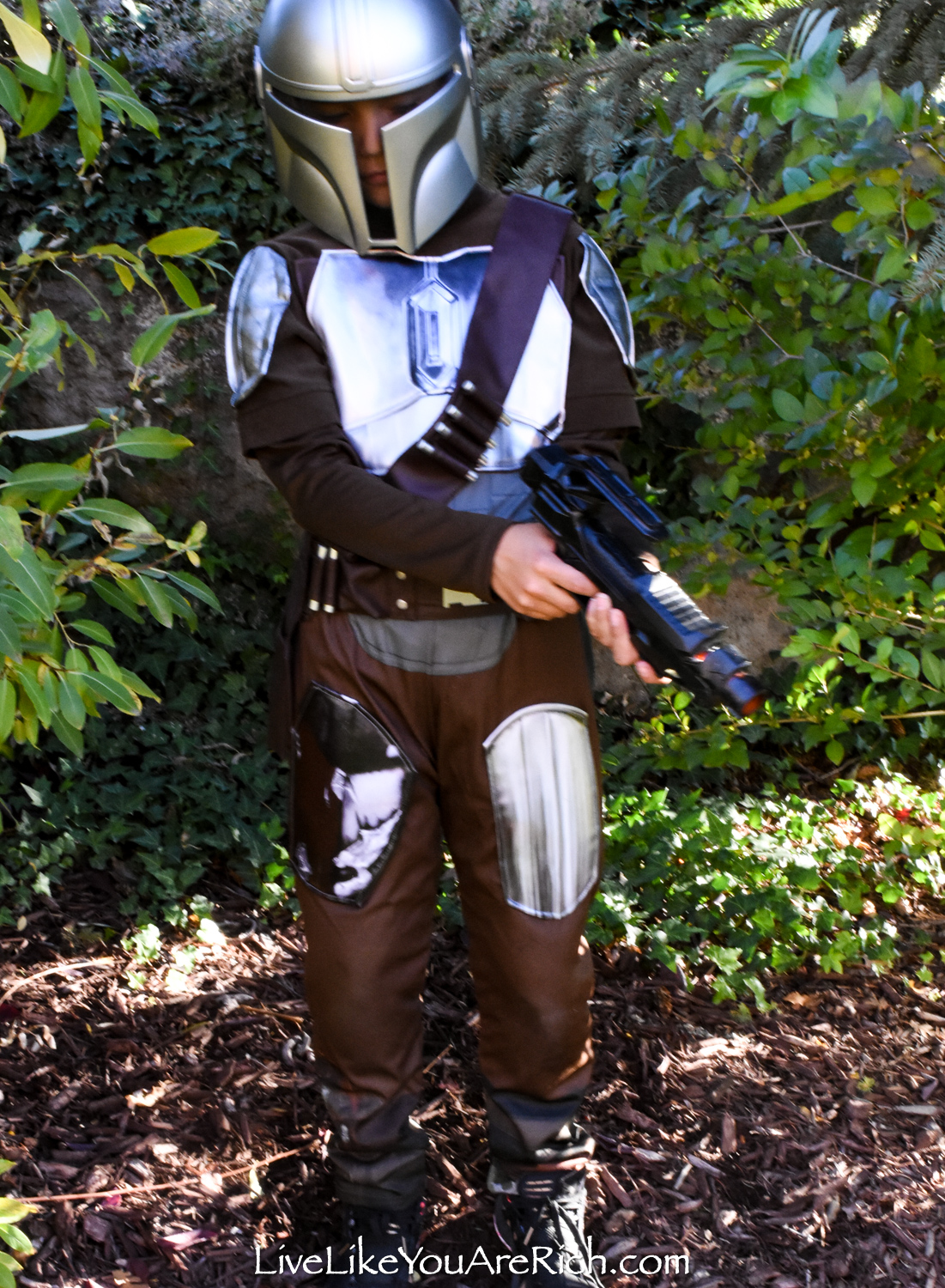 DIY Mandalorian costume  Mandalorian costume, Diy costumes kids