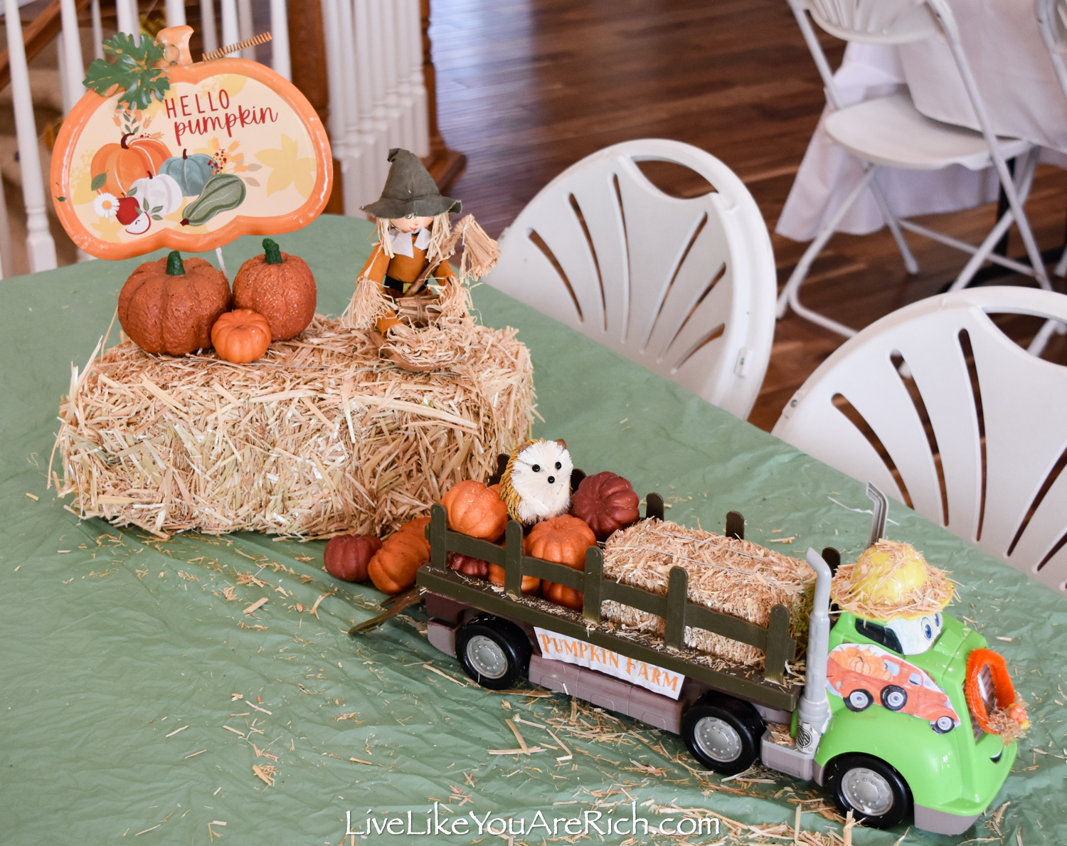 Pumpkin Truck Tablescape for Thanksgiving