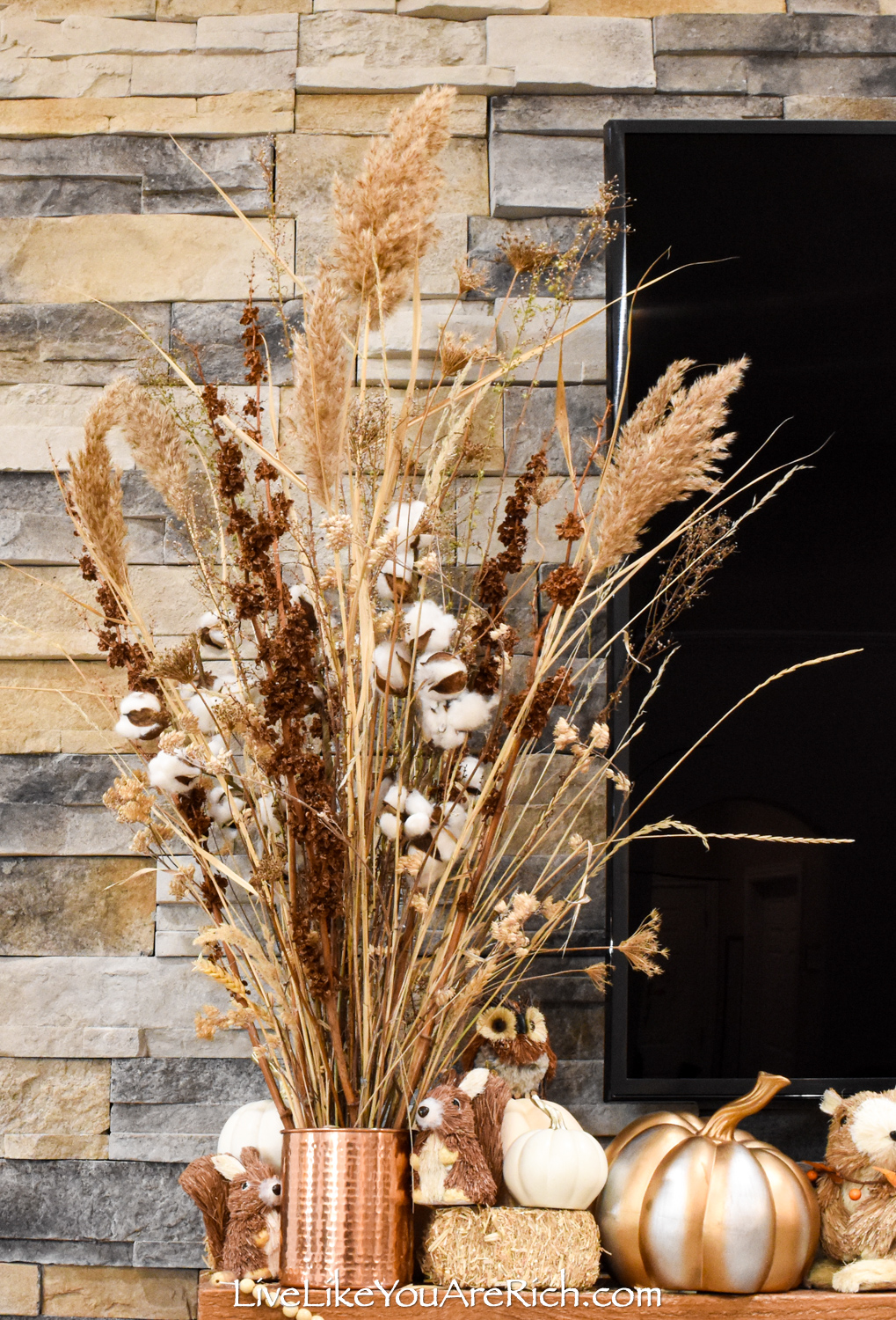 Neutral Dried flower arrangement- Natural dried flowers