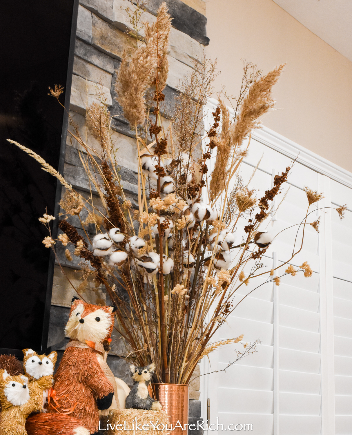 Neutral Dried flower arrangement- Natural dried flowers