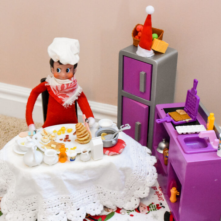 Elf on the Shelf: Real Miniature Breakfast