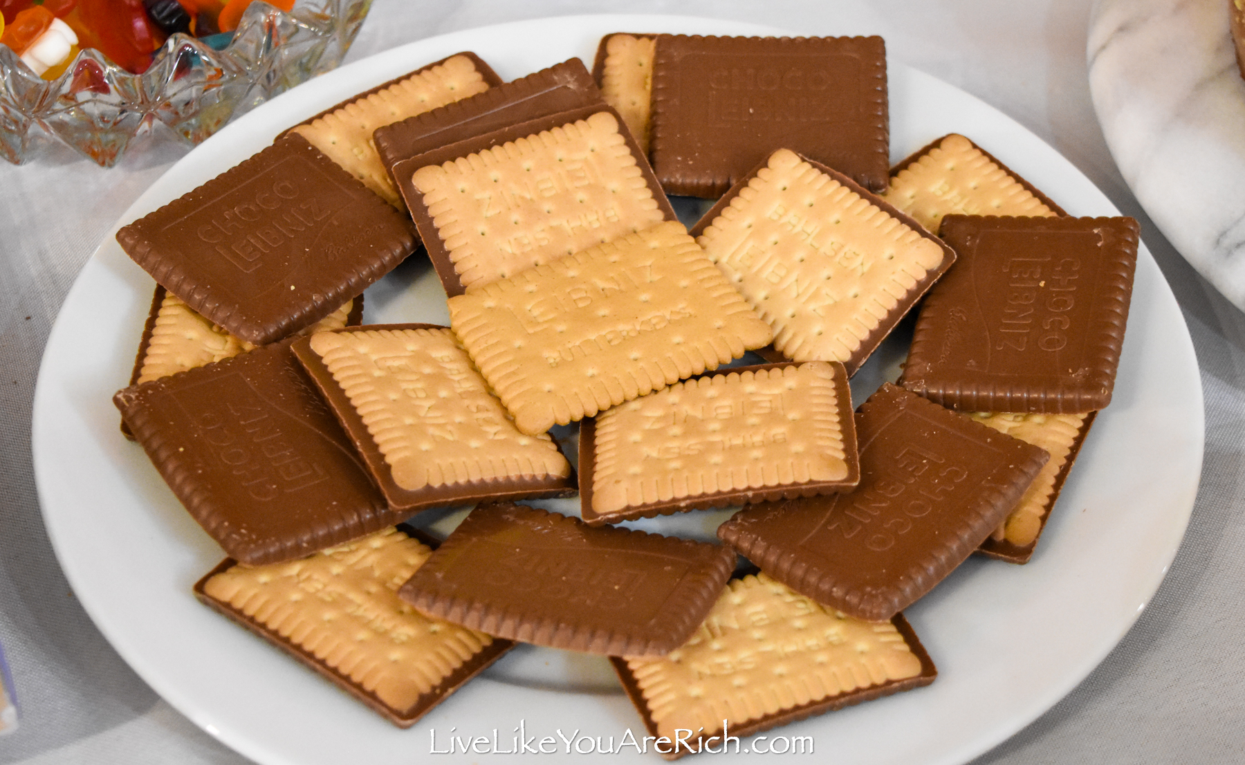 Chocolate dip crackers