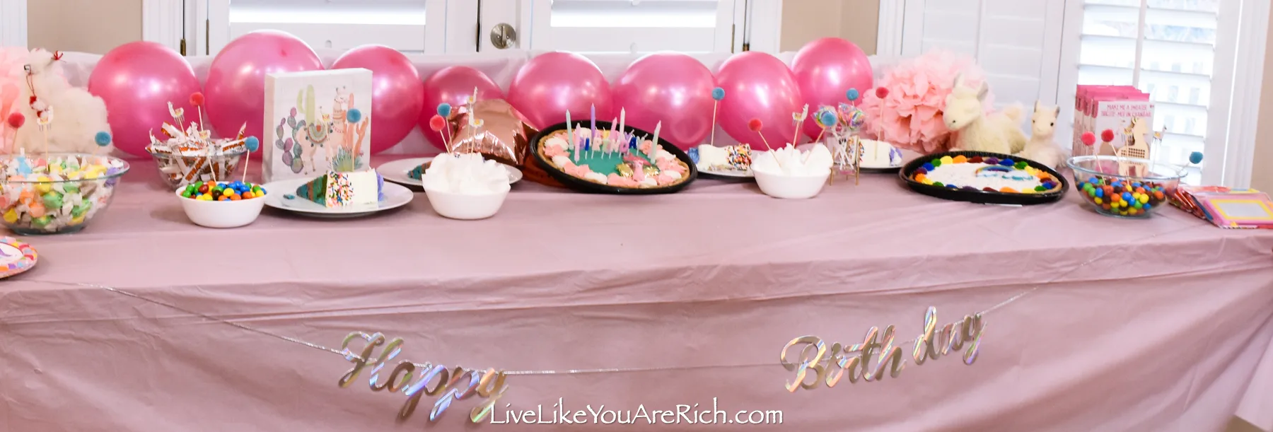 Quick Llama Birthday Party dessert table