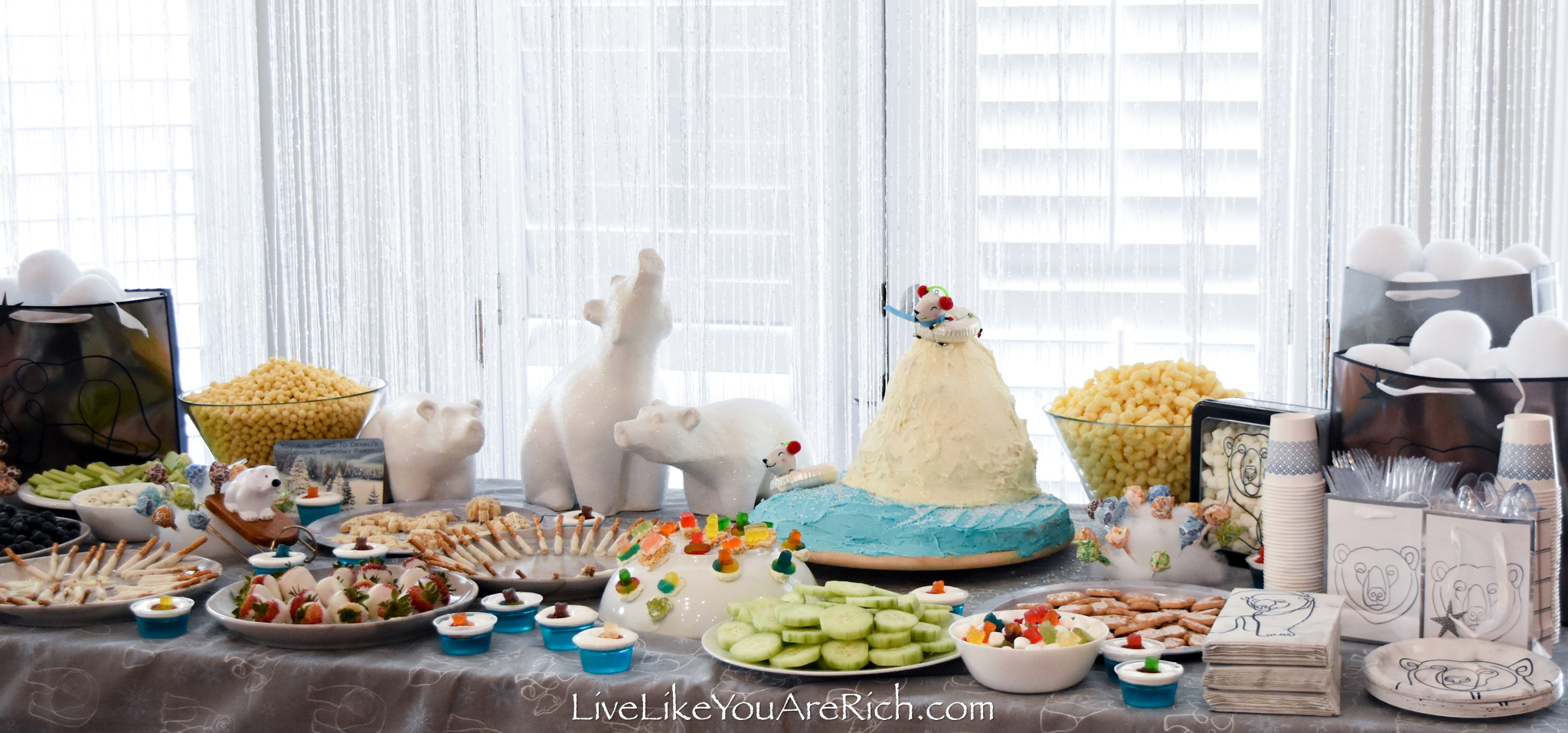 Polar bear party food cheedar