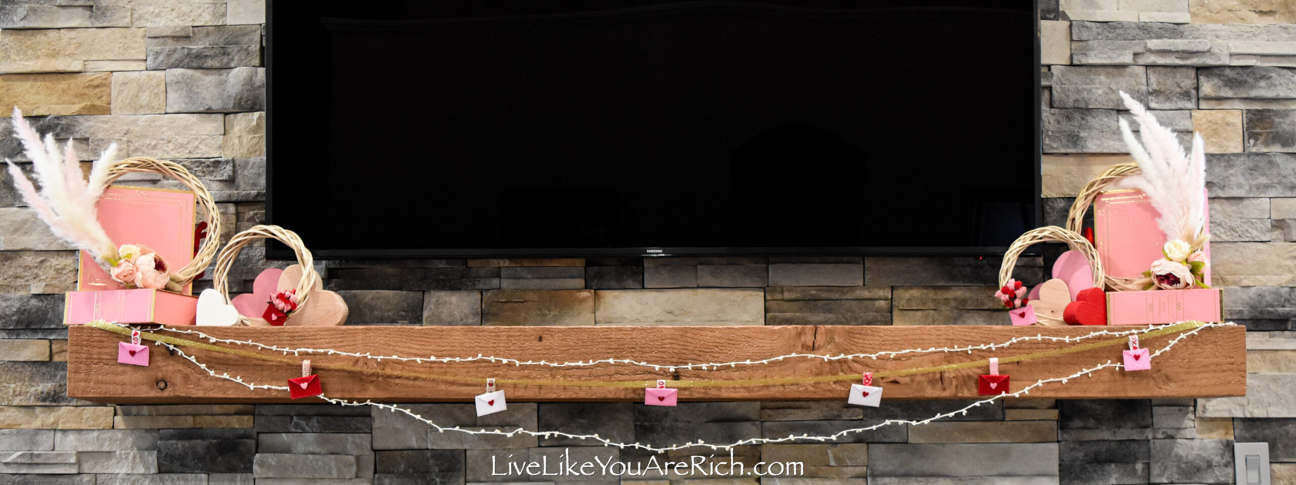 Quick, easy, and inexpensive Valentine Envelope Garland