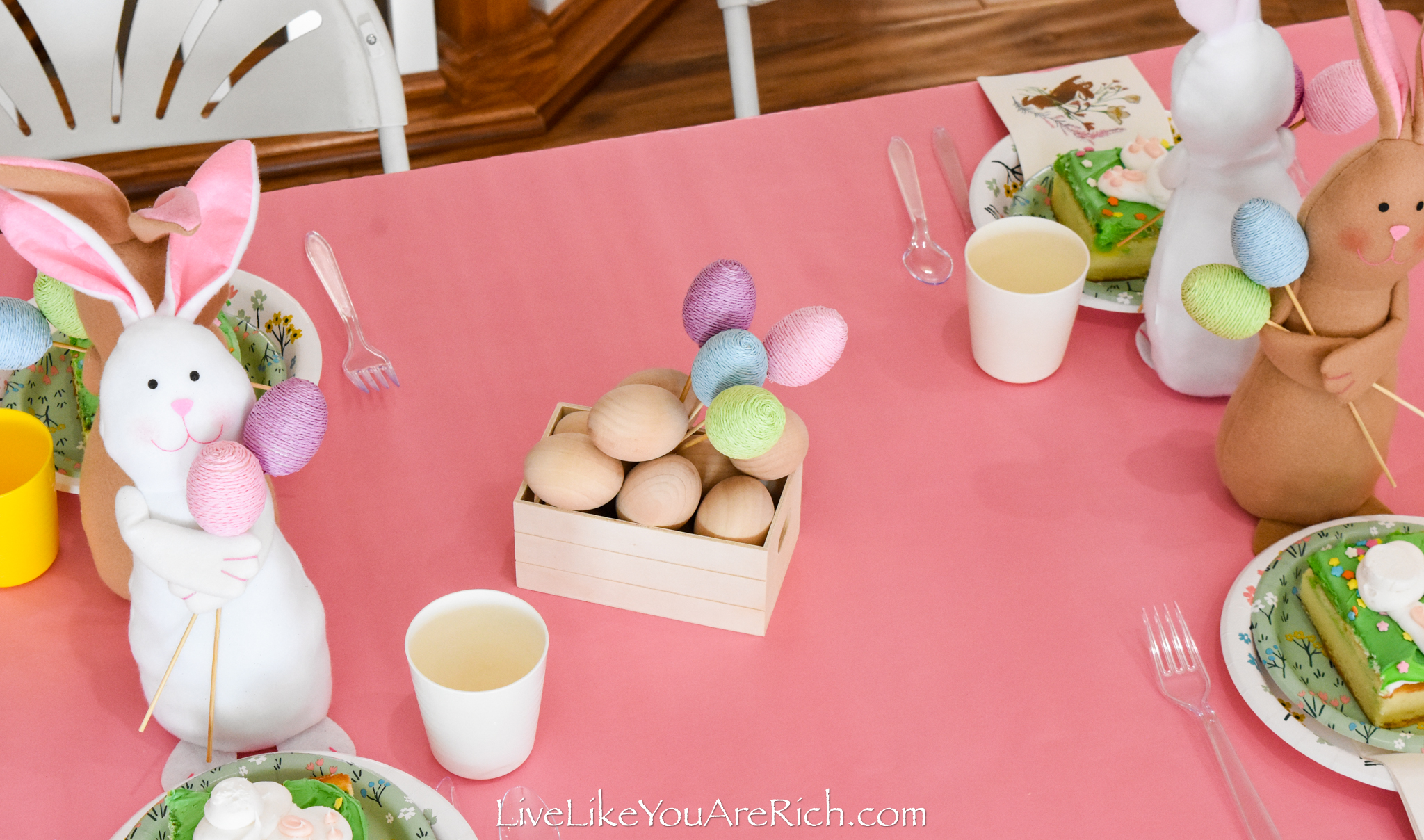 Kid's Easter Tablescape