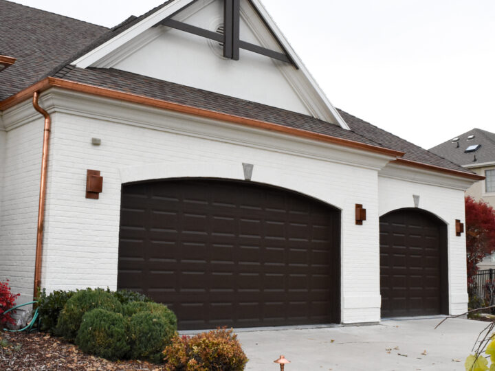Image for How to Choose an Exterior Paint Color for a Garage Door