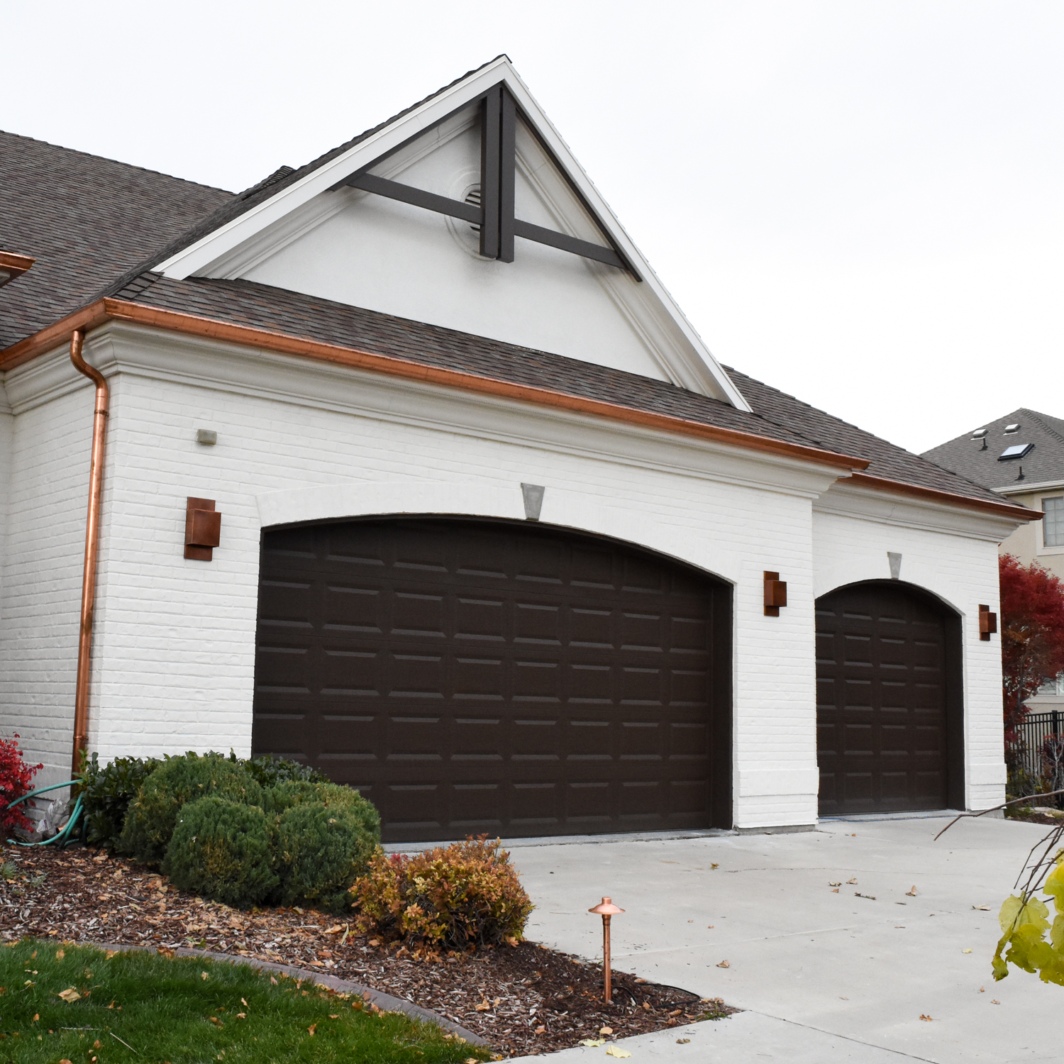 How to Choose an Exterior Paint Color for a Garage Door