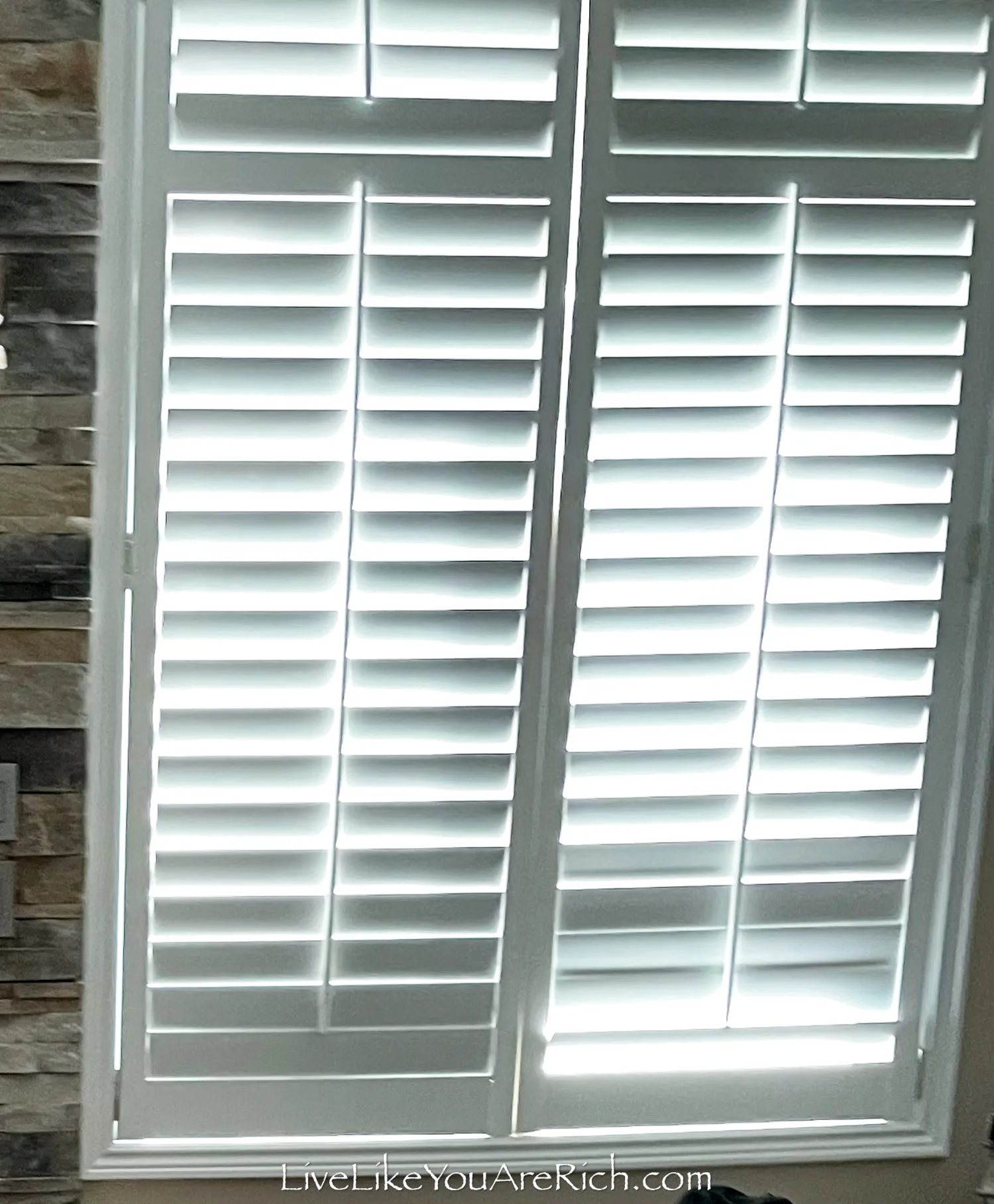 How to Fix Wooden Shutters When the Tilt Rods Come Loose