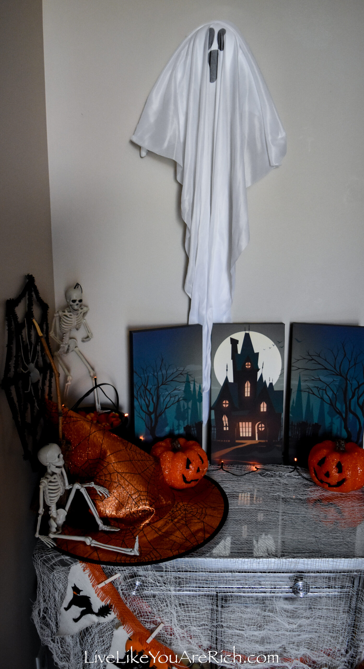 Halloween Entry Table