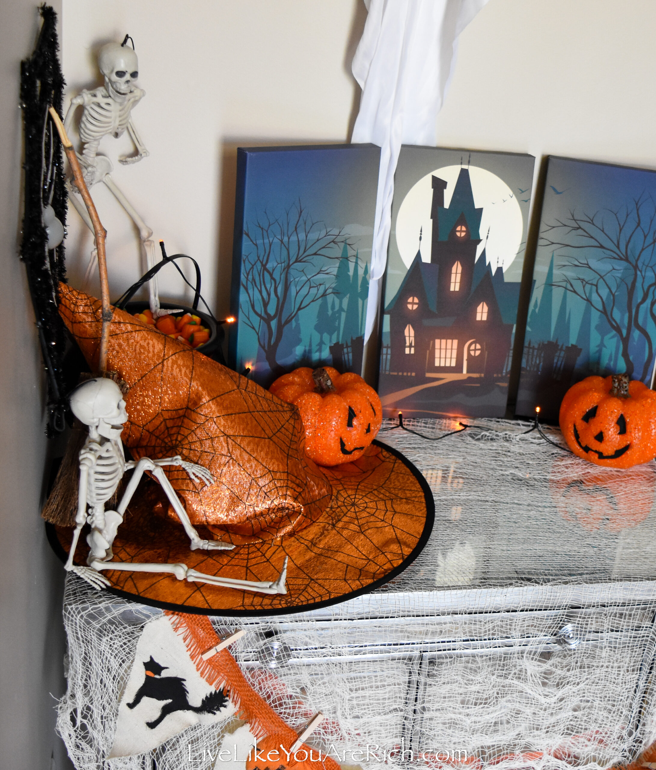 Halloween Entry Table