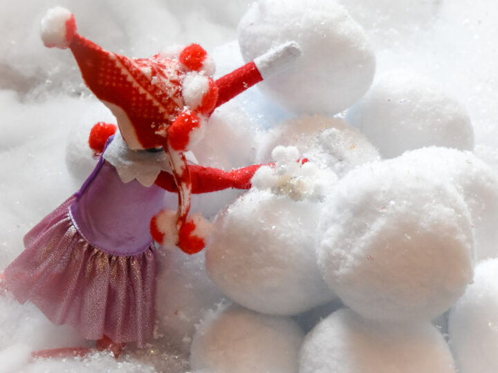 Elf on the Shelf: Snowball Fight Together