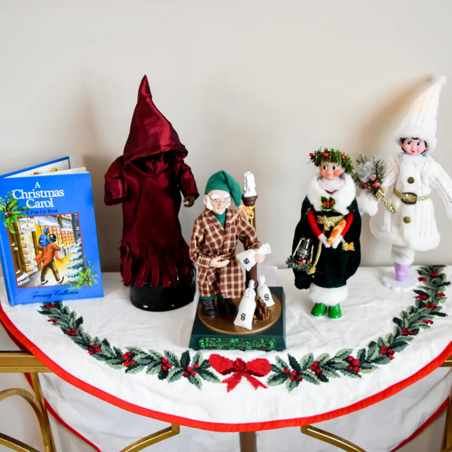 Elf on the Shelf: A Christmas Carol