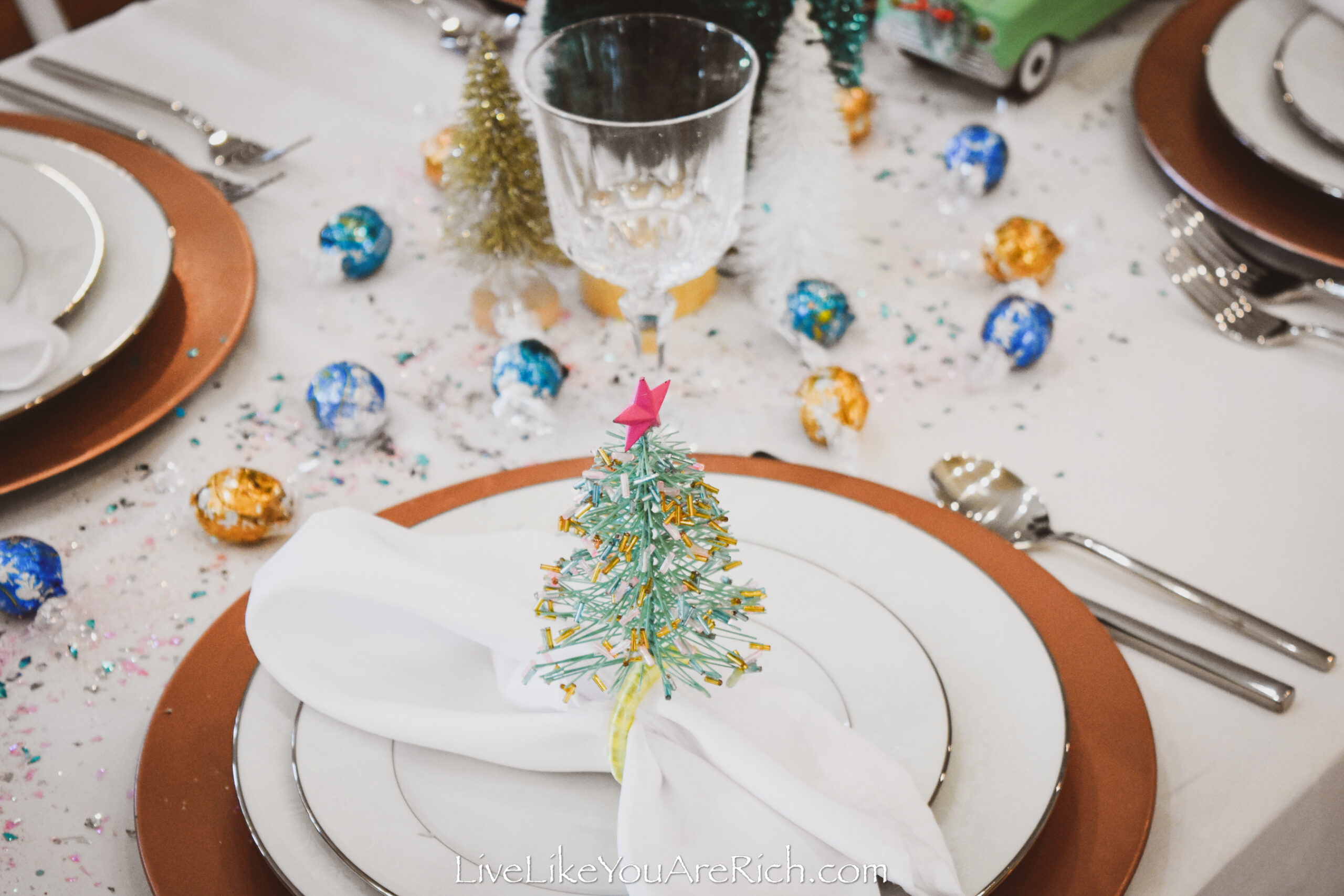Glitter Vintage Christmas Tablescape