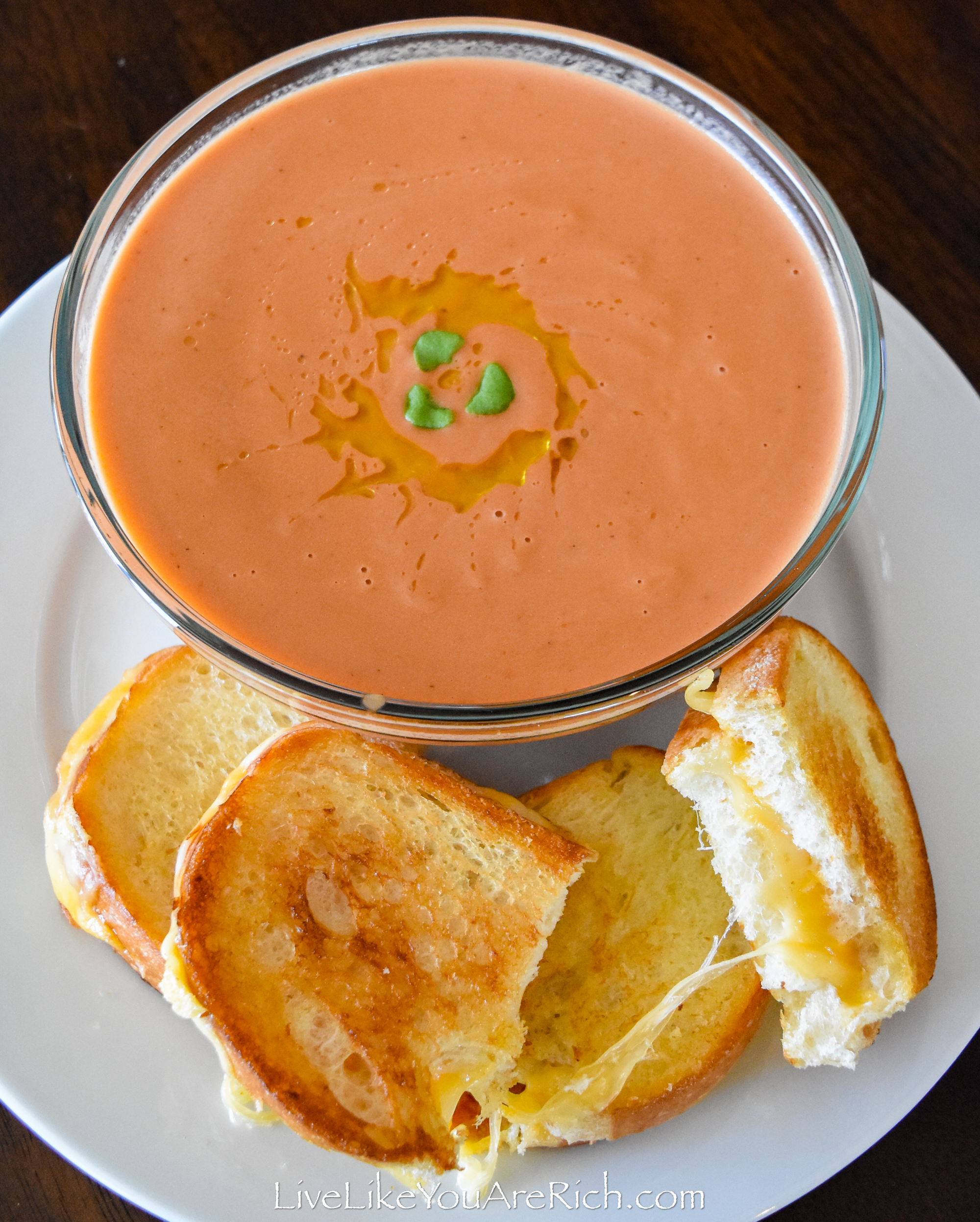 Delicious Homemade Creamy Tomato Basil Soup