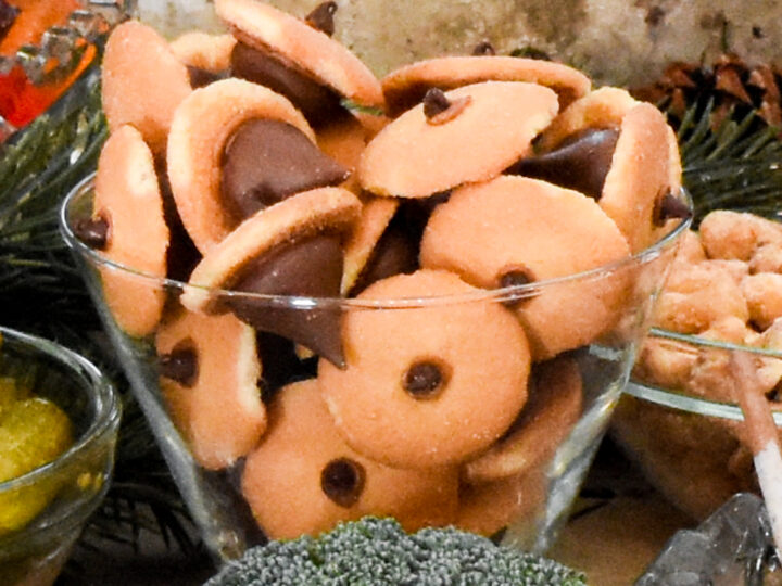 Image for Easy Nilla Wafer Edible Acorns
