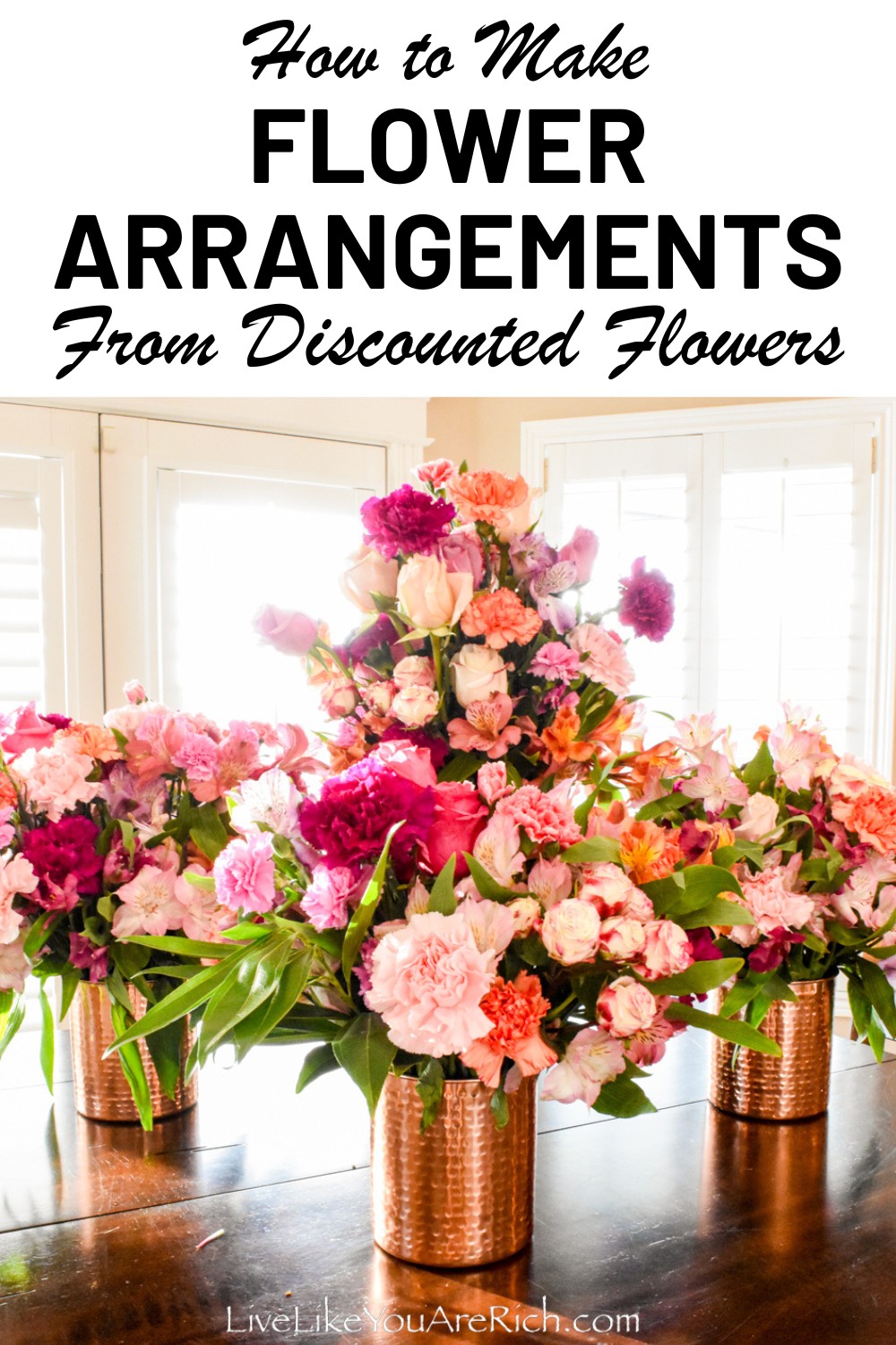 How to Make Flower Arrangements From Discounted Flowers