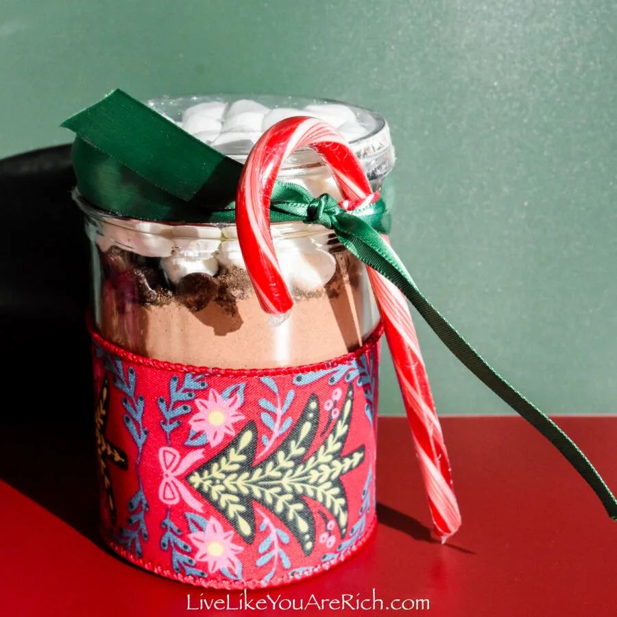 Hot Cocoa in a Jar Recipe Plus a Free Printable