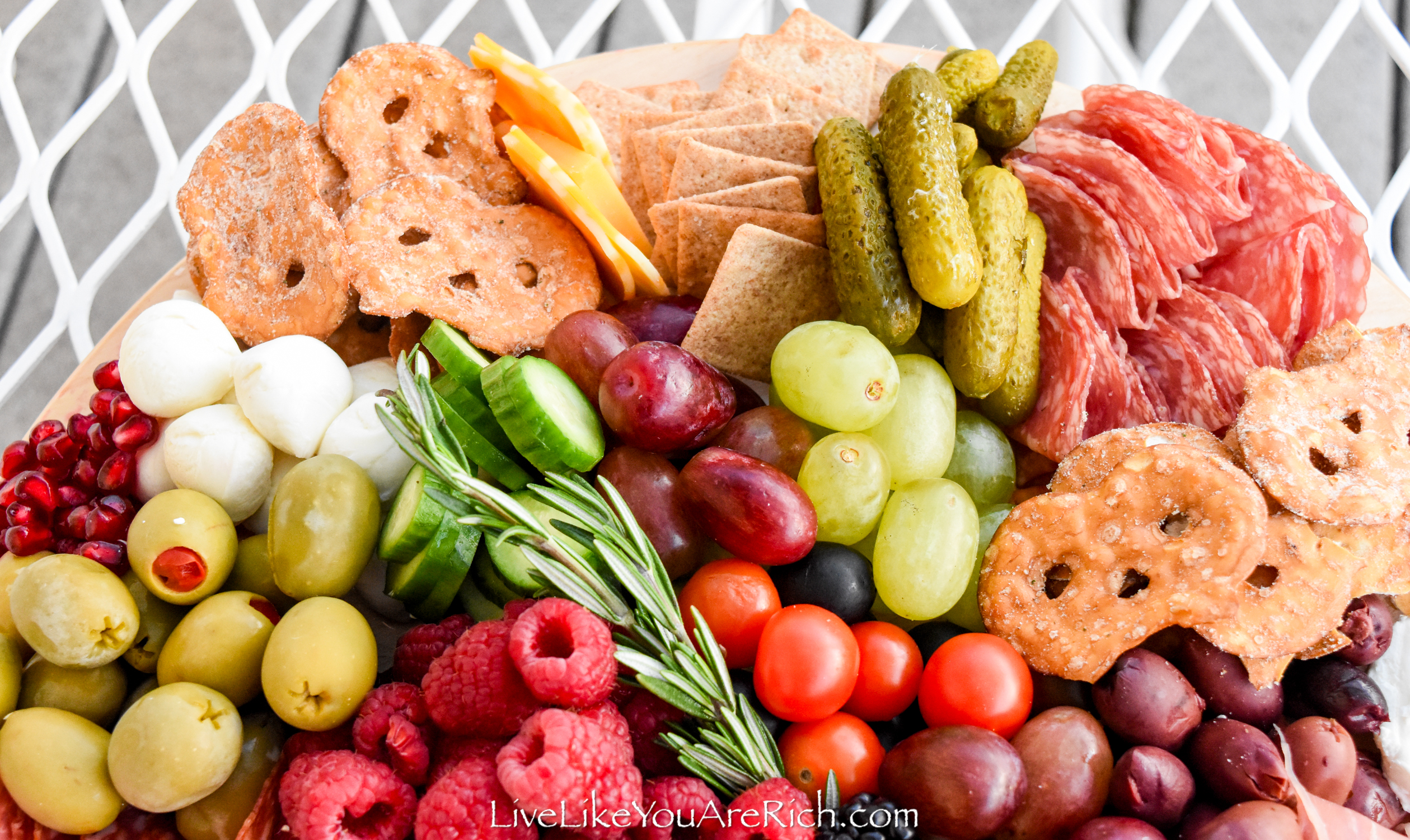 7 Tips to Making an Inexpensive Charcuterie Board