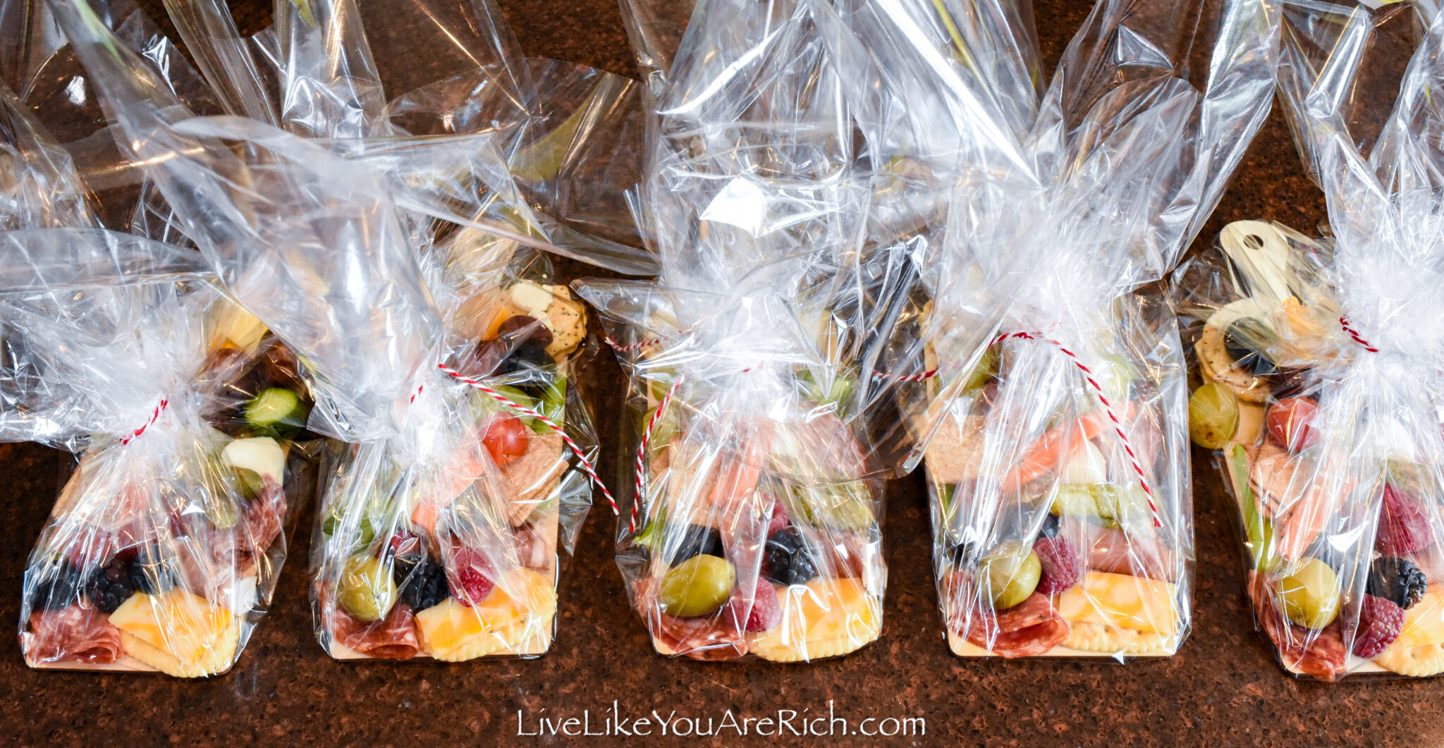 Quick and Inexpensive Neighbor Gifts for Christmas - Live Like You Are Rich