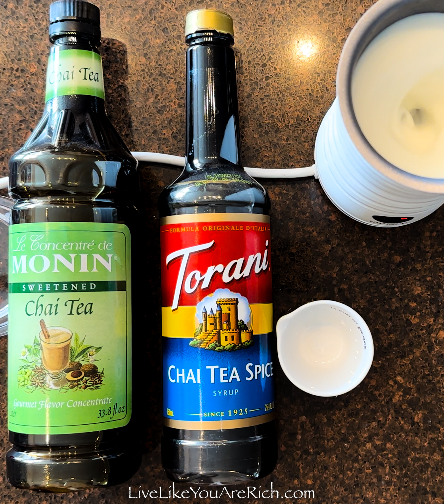 Tea-Free Chai Latte Recipe ingredients
