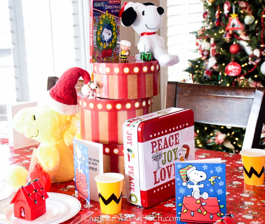 Christmas Tablescape Snoopy