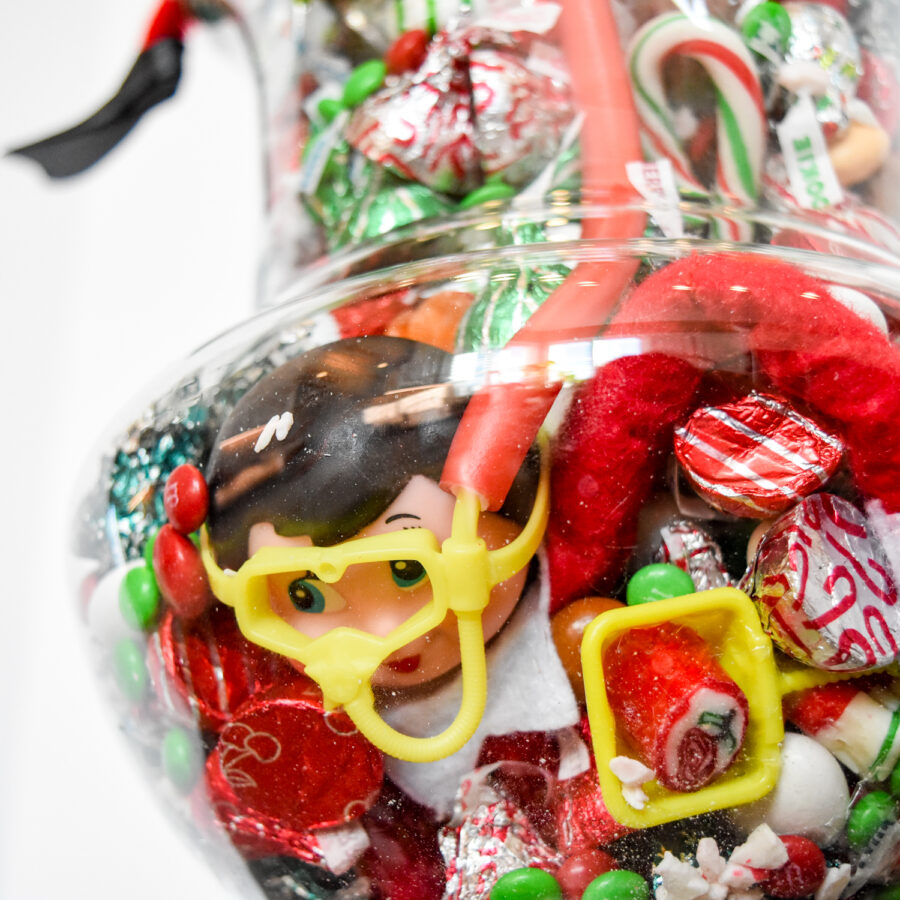 Elf on the Shelf: Christmas Candy Dive